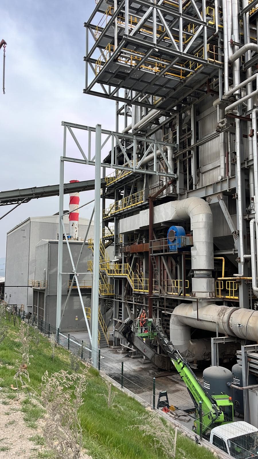 Ecogreen Energy – Steel Cantilever Platform Installation 1