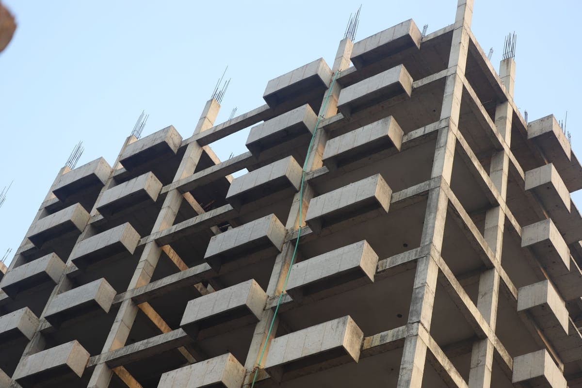 Yapıya yeni betonarme çerçeve imalatı